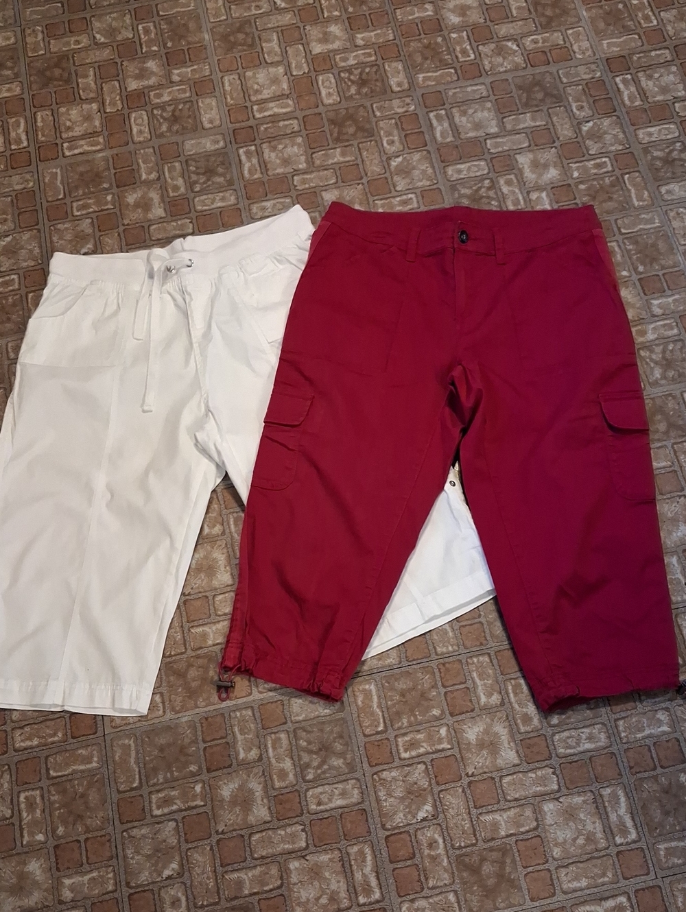 Essentials Women's Capris in Fushia and White Cargo Style